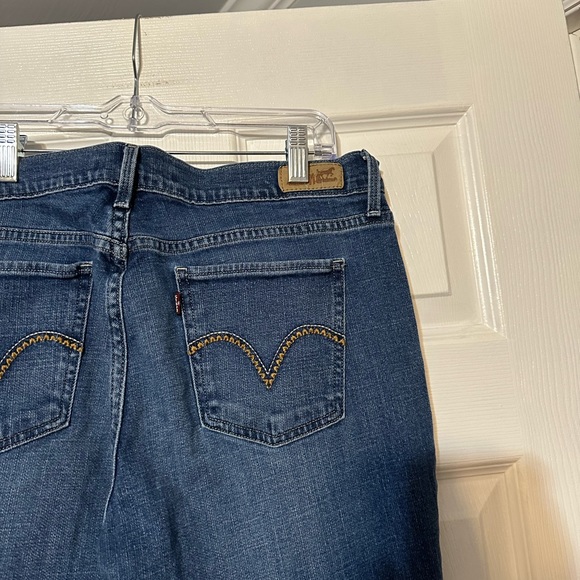 Levi’s Women’s 505 Straight Leg Denim Jeans - Picture 11 of 14